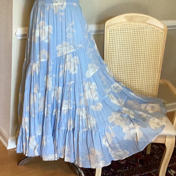 Free People like new worn twice size large. Blue white and gray smocked bodice - Picture 3 of 8